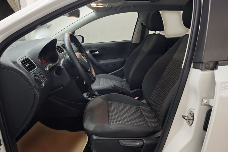 Volkswagen Polo 2016 #13 Volkswagen Polo 2016 car image #13