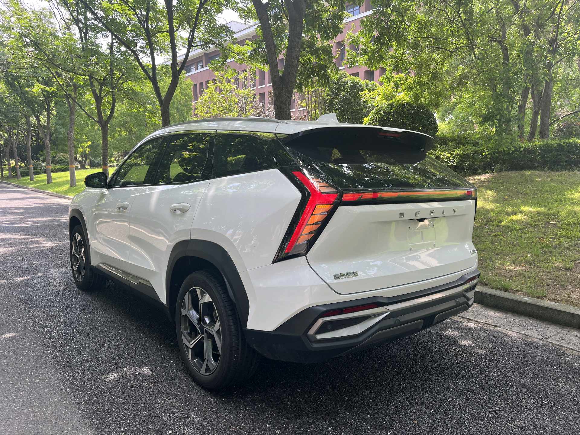 GEELY Boyue L 2023 car image #7