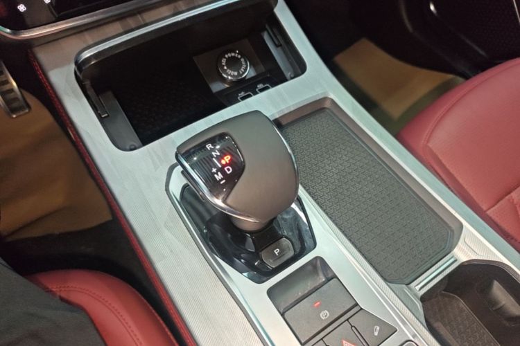Jetour X70 PLUS 2024 #14 Jetour X70 PLUS 2024 car image #14