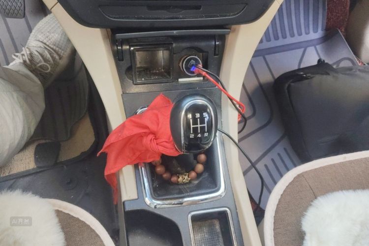 GEELY Emgrand 2018 car image #16