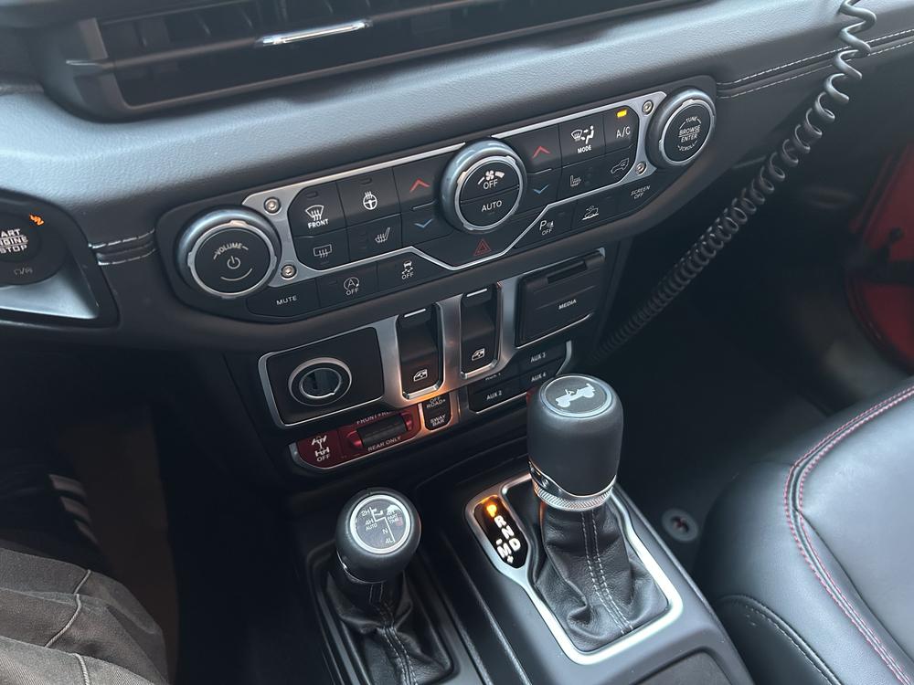 2025 car image #16