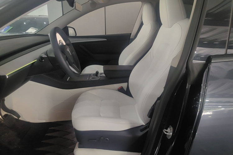 Tesla Model Y 2024 #15 Tesla Model Y 2024 car image #15