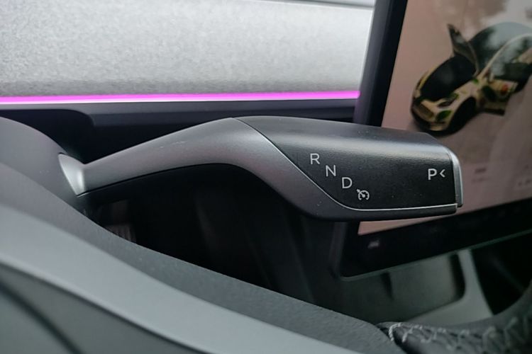 Tesla Model Y 2023 #14 Tesla Model Y 2023 car image #14
