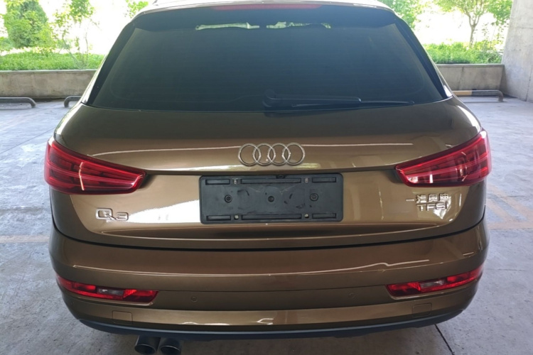 Audi Q3 2017 car image #4