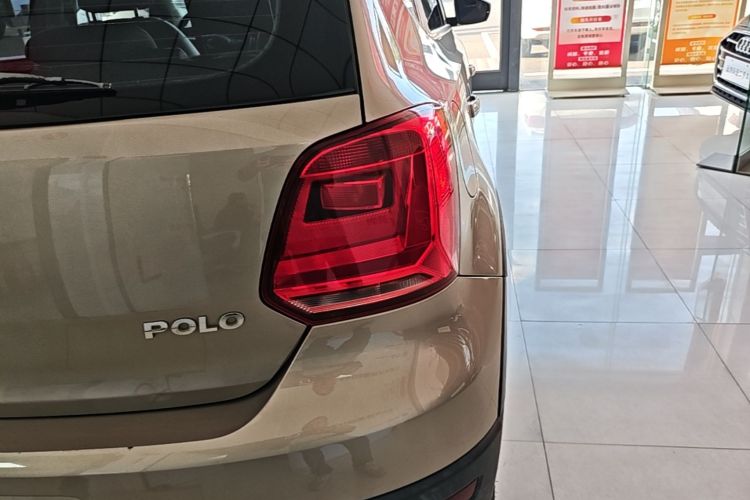 Volkswagen Polo 2017 car image #8
