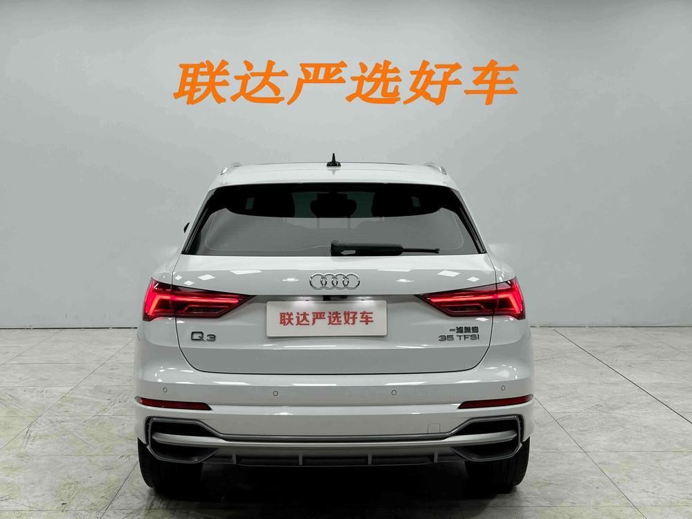Audi Q3 2022 car image #5