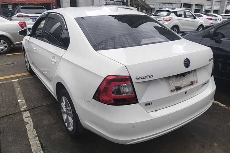 Skoda Rapid 2016 #5 Skoda Rapid 2016 car image #5