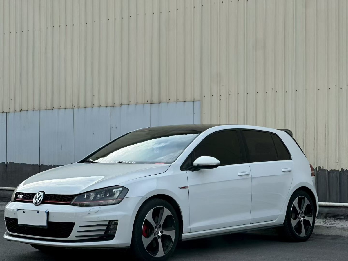 Volkswagen GolfGTI 2018 car image 