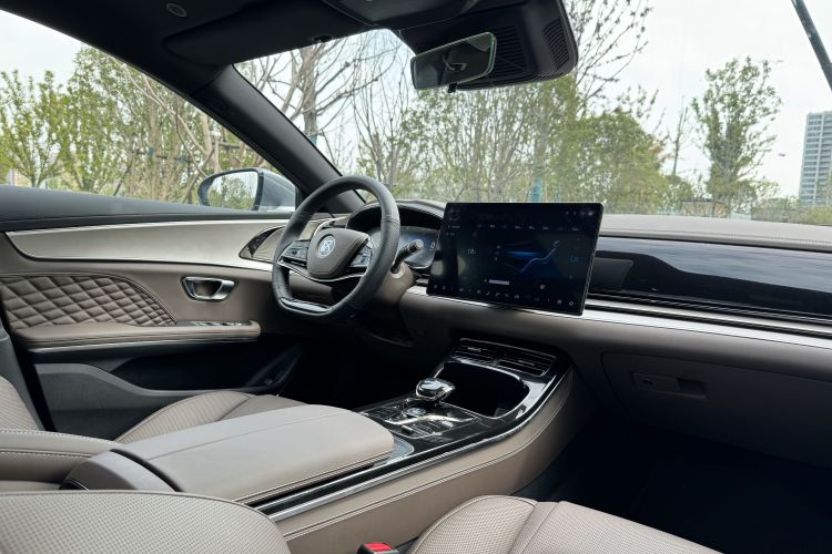 BYD Han 2024 immagine di auto #16