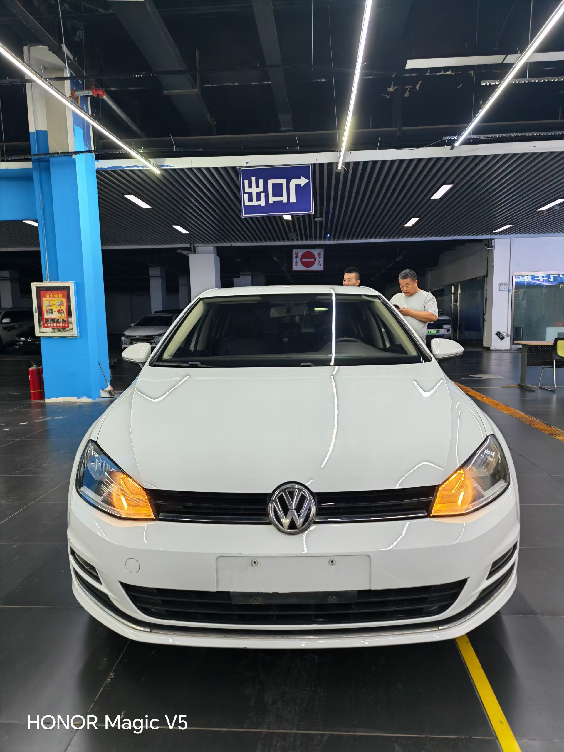Volkswagen Golf 2015 car image #9