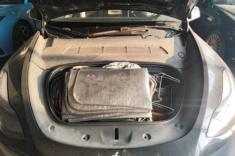 Tesla Model Y 2023 car image #20