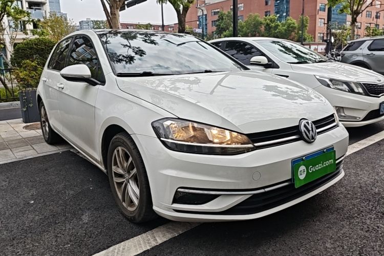 Volkswagen Golf 2019 car image #4