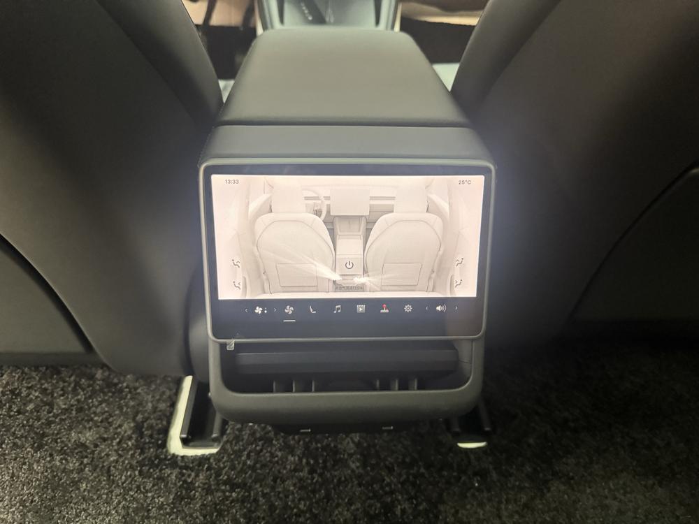 Tesla Model 3 2024 car image #7