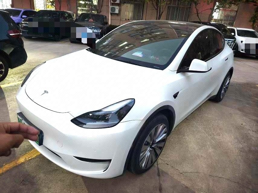 Tesla Model Y 2023 car image 