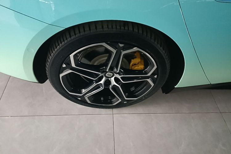 MI SU7 2024 car image #10