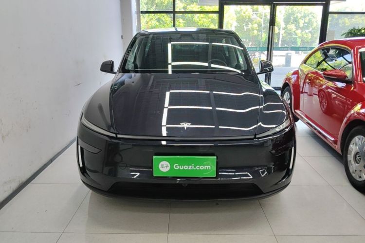 Tesla Model Y 2025 #3 Tesla Model Y 2025 car image #3