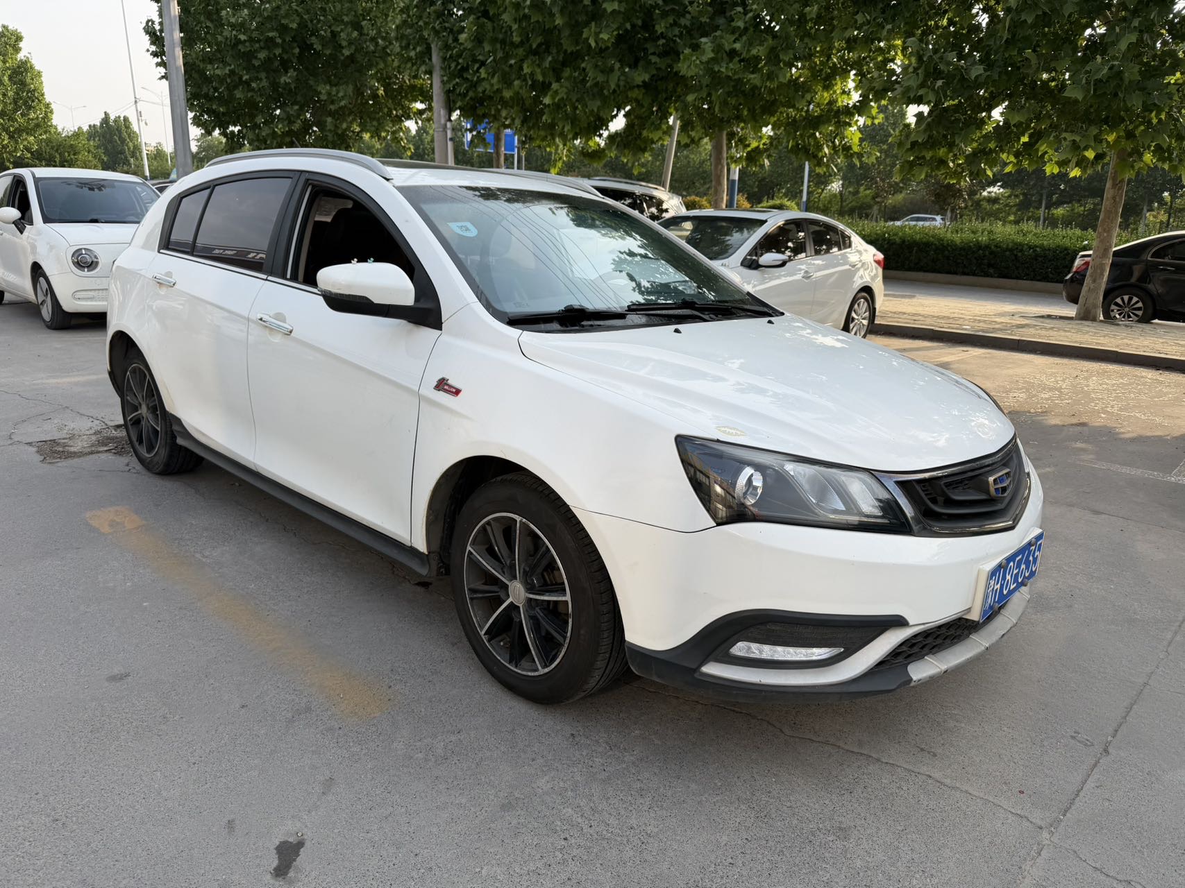 GEELY Emgrand 2017 car image #2