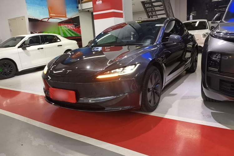 Tesla Model 3 2025 #2 Tesla Model 3 2025 car image #2