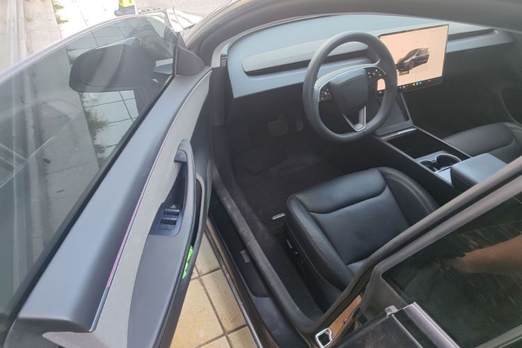 Tesla Model 3 2025 #16 Tesla Model 3 2025 car image #16