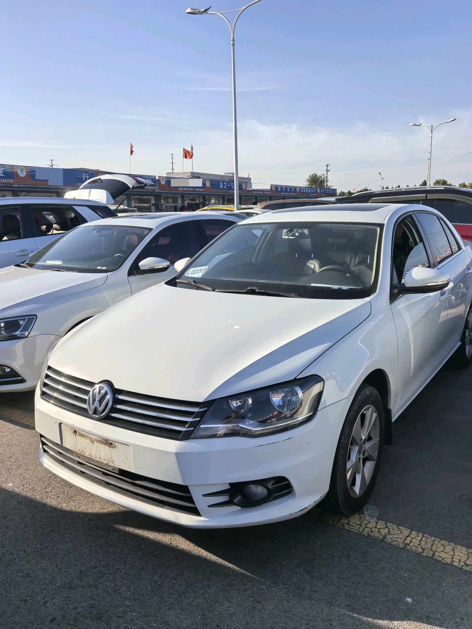 Volkswagen Bora 2015 car image 