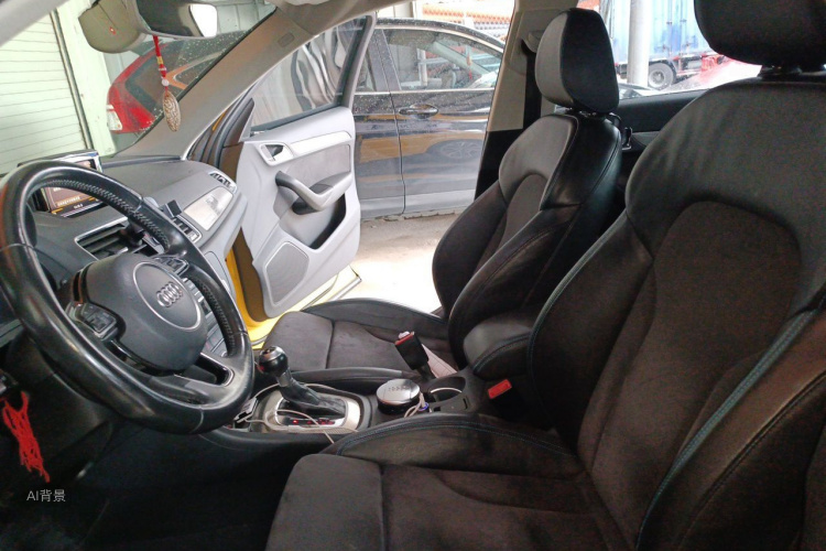 Audi Q3 2016 car image #17