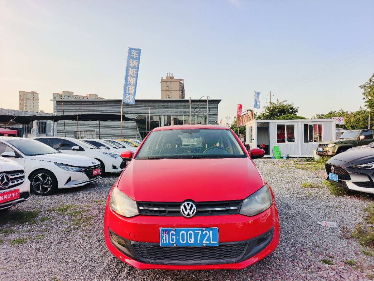 Volkswagen Polo 2014 car image #2