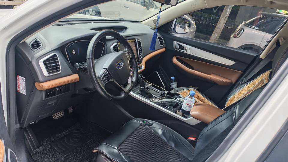 GEELY Vision X6 2019 image de voiture #4