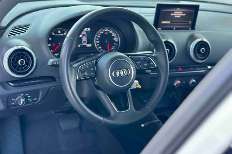 Audi A3 2018 image de voiture #10