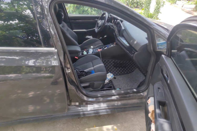 Volkswagen Golf 2021 car image #27