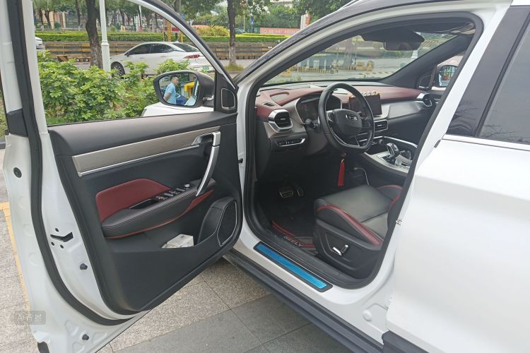 GEELY Coolray 2020 immagine di auto #18