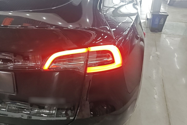 Tesla Model Y 2021 #8 Tesla Model Y 2021 car image #8