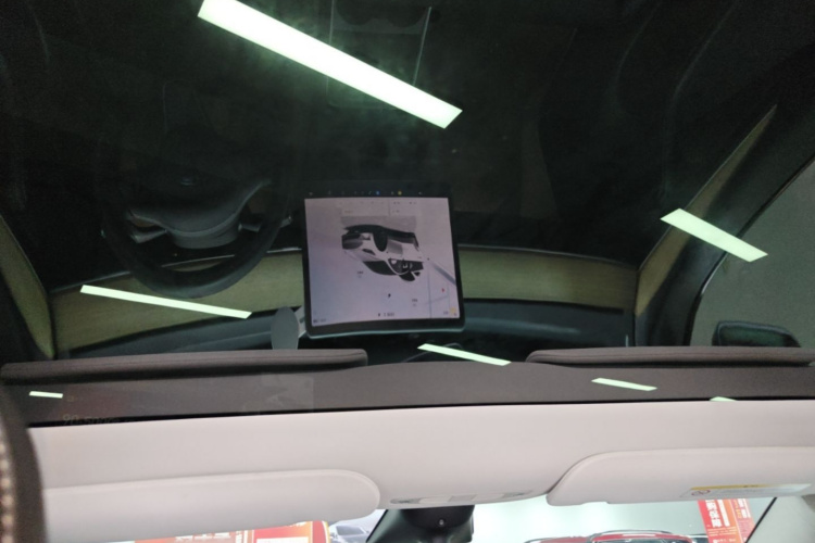Tesla Model Y 2022 #18 Tesla Model Y 2022 car image #18