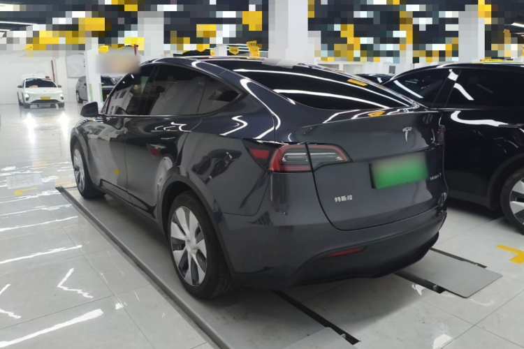 Tesla Model Y 2022 immagine di auto #5