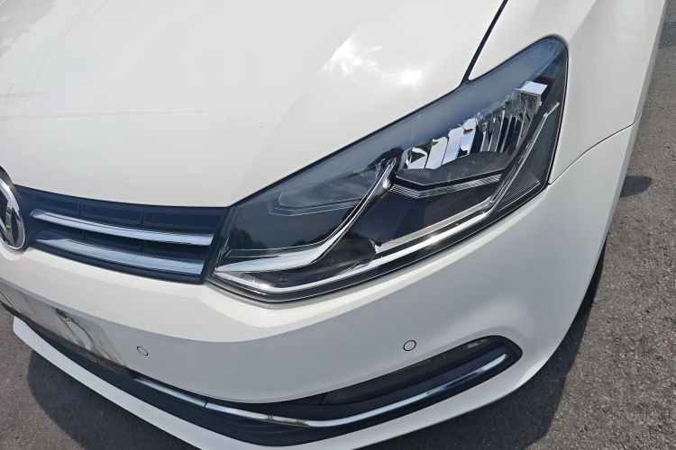 Volkswagen Polo 2015 #21 Volkswagen Polo 2015 car image #21