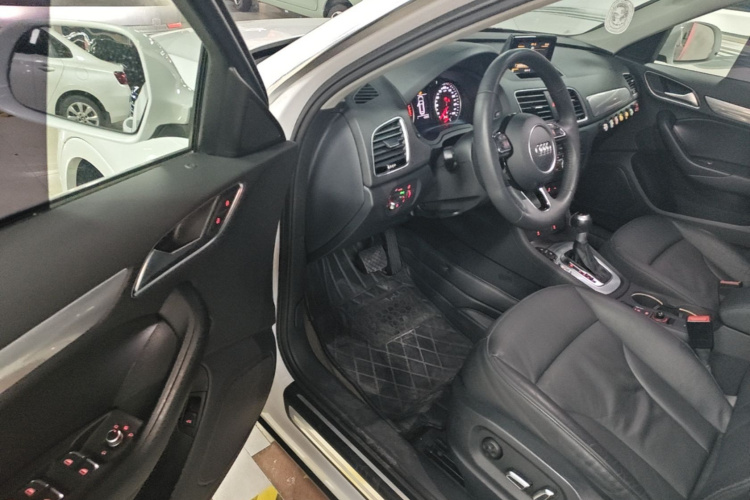Audi Q3 2018 #12 Audi Q3 2018 car image #12