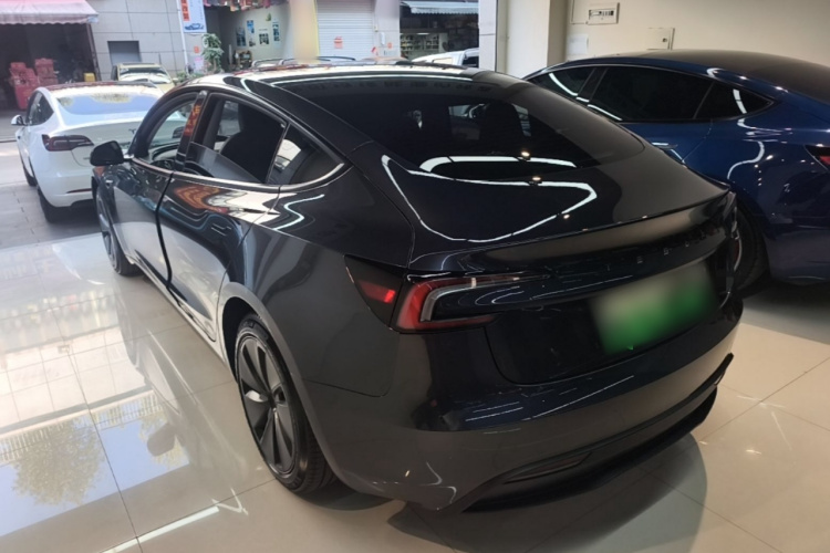 Tesla Model 3 2024 car image #5