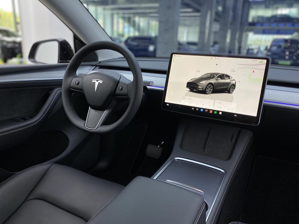 Tesla Model Y 2024 #21 Tesla Model Y 2024 car image #21