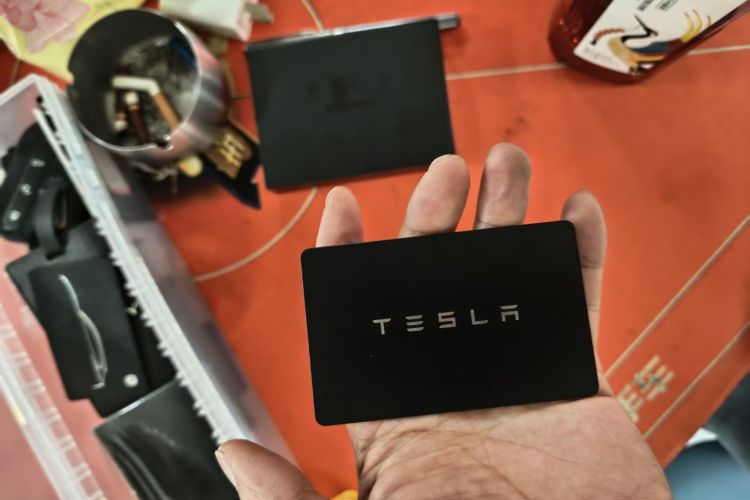 Tesla Model Y 2024 car image #8