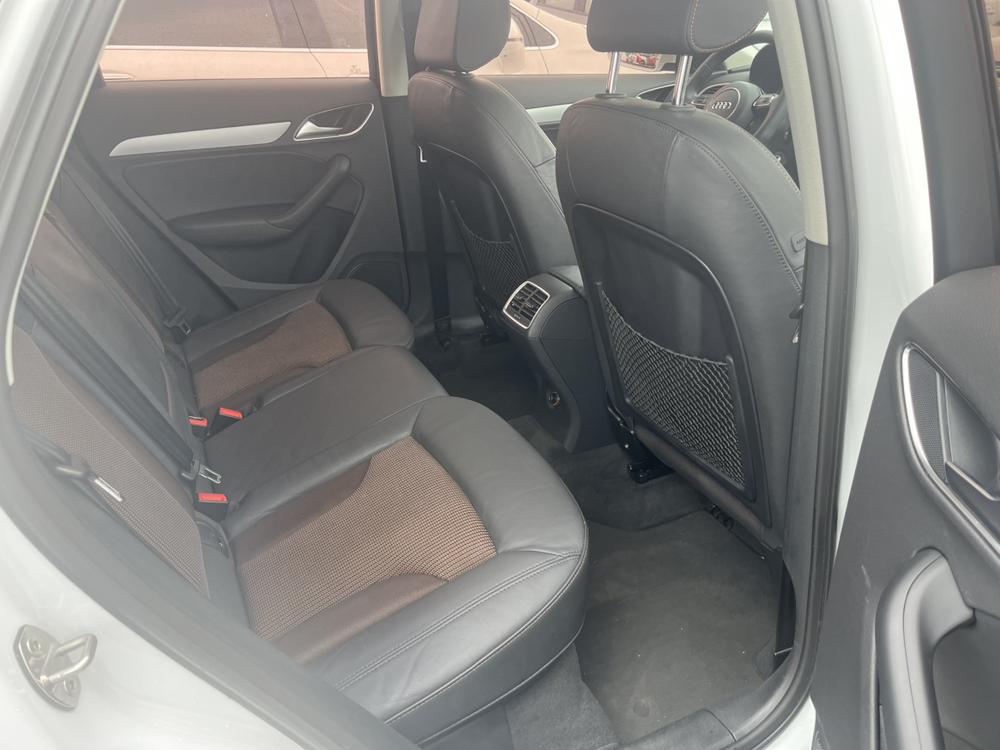 Audi Q3 2018 immagine di auto #23