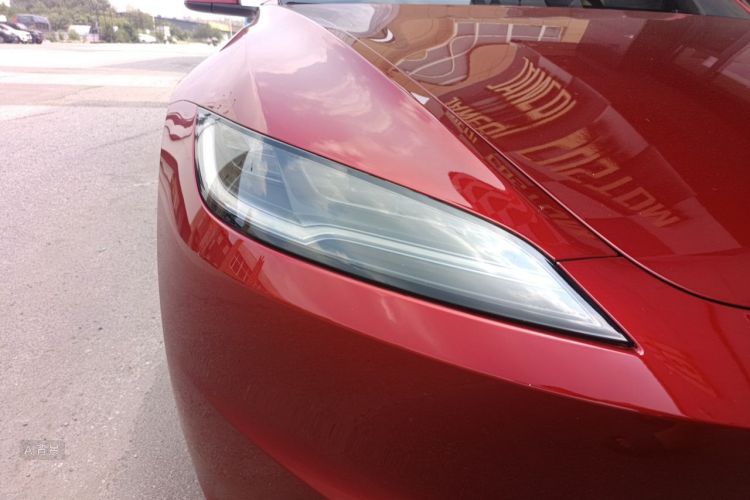 Tesla Model 3 2024 car image #8