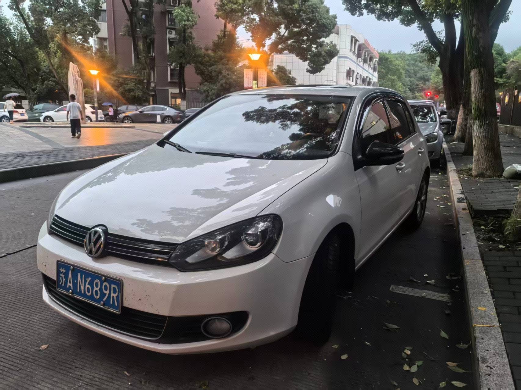 Volkswagen Golf 2014 car image 
