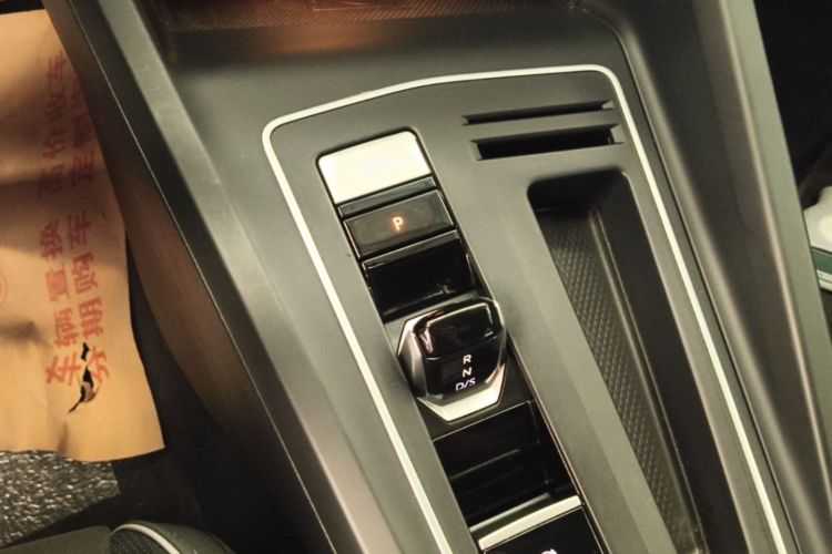 Volkswagen Golf 2021 car image #14