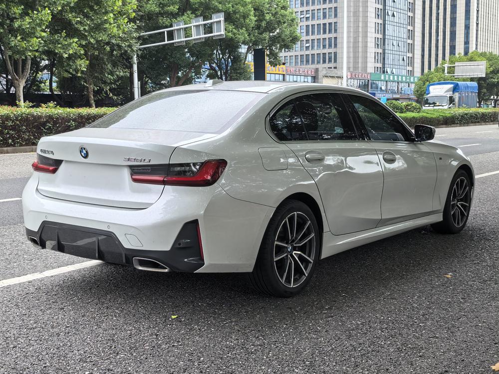 BMW 3 Series 2023 صورة سيارة #6