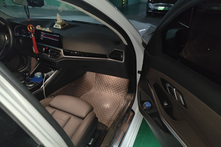 BMW 3 Series 2021 #23 BMW 3 Series 2021 car image #23