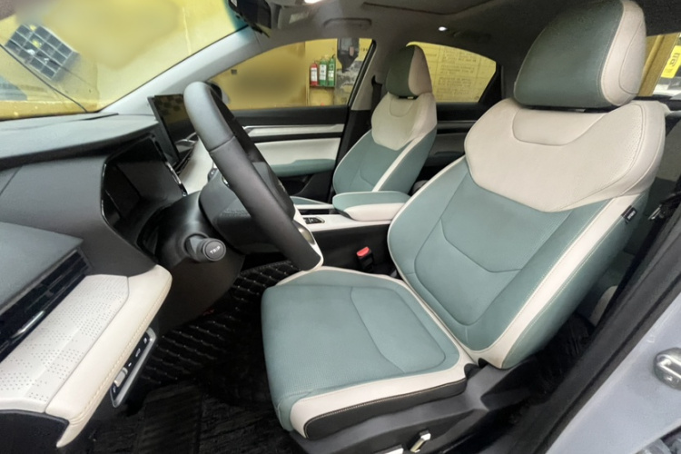GEELY Emgrand L HiP 2022 car image #14