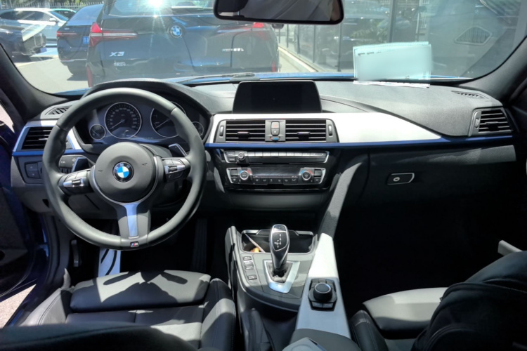 BMW 3 Series 2018 #10 BMW 3 Series 2018 car image #10