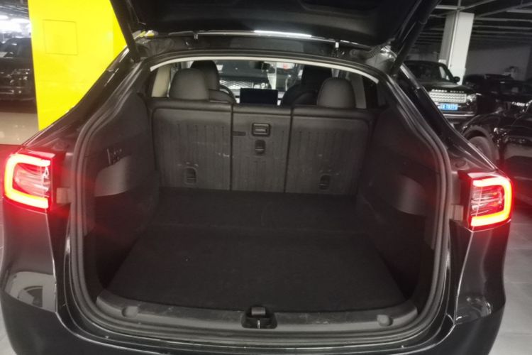 Tesla Model Y 2024 #19 Tesla Model Y 2024 car image #19
