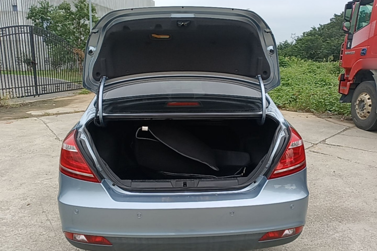 GEELY Emgrand 2015 #21 GEELY Emgrand 2015 car image #21