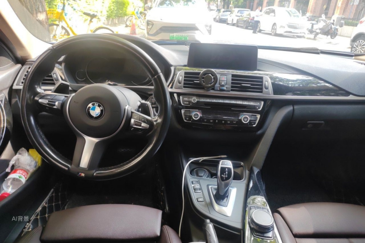 BMW 3 Series 2018 car image #11