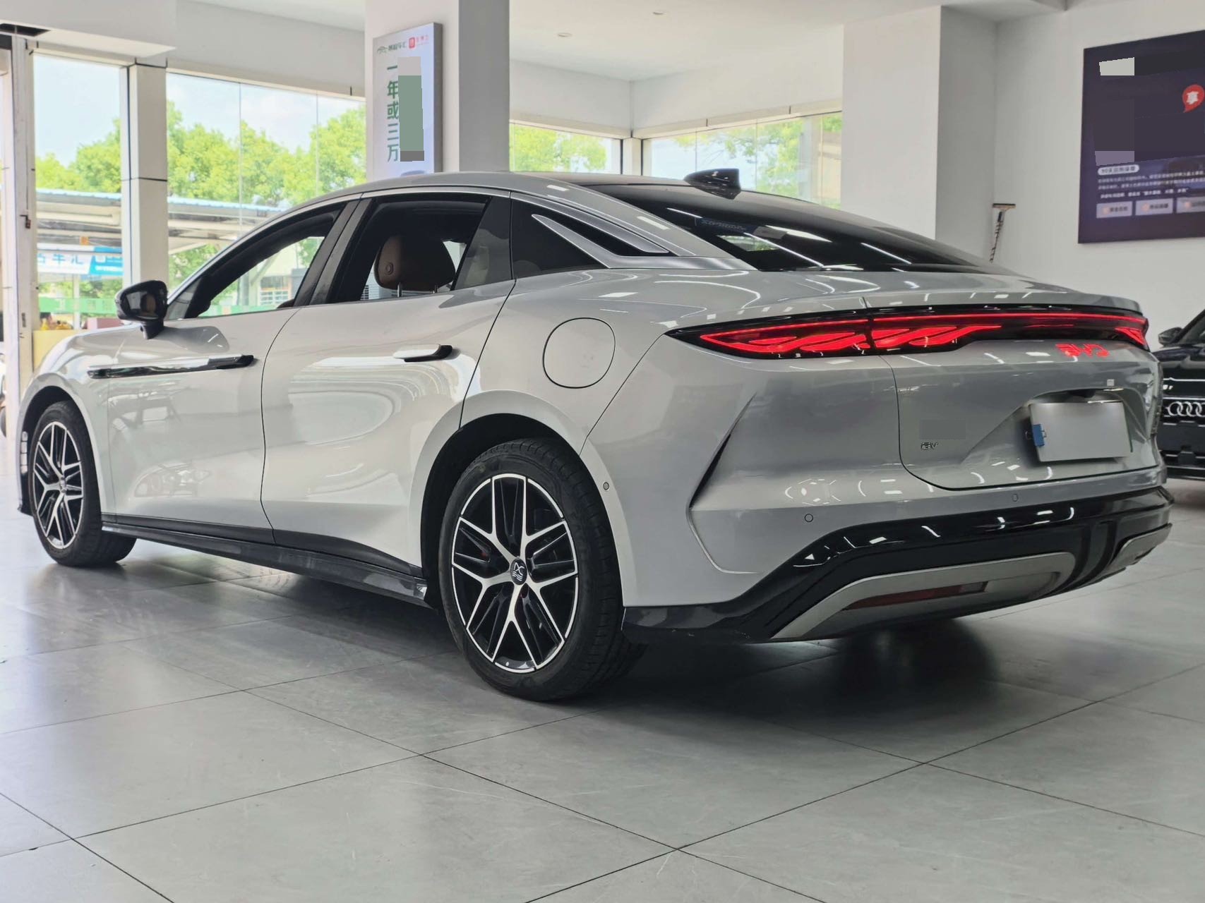 BYD HanL 2025 imagem de carro #9